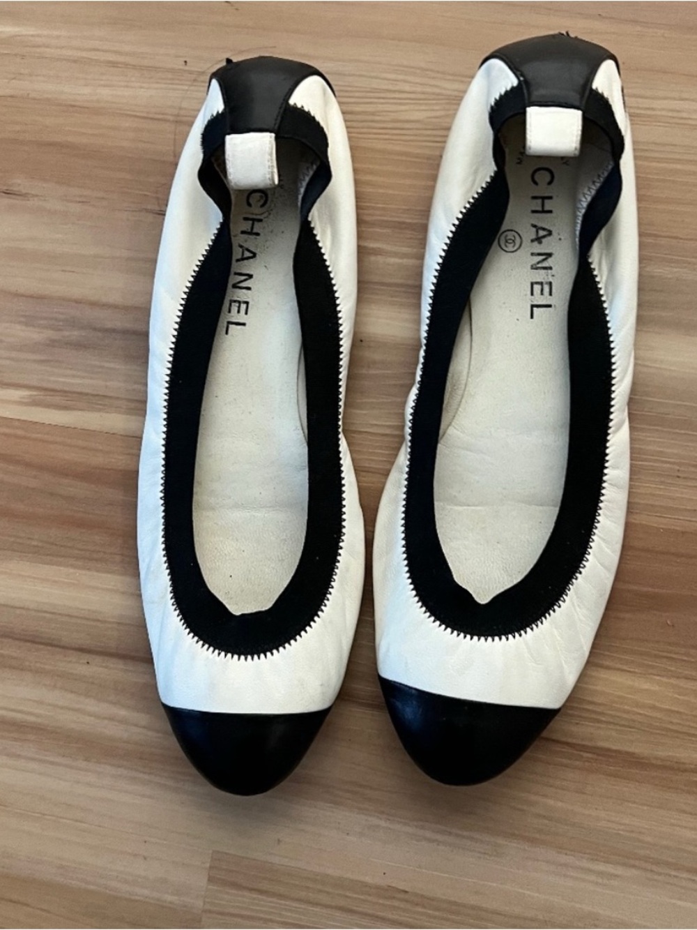 CHANEL Two-Tone Black and White Ballet Flats